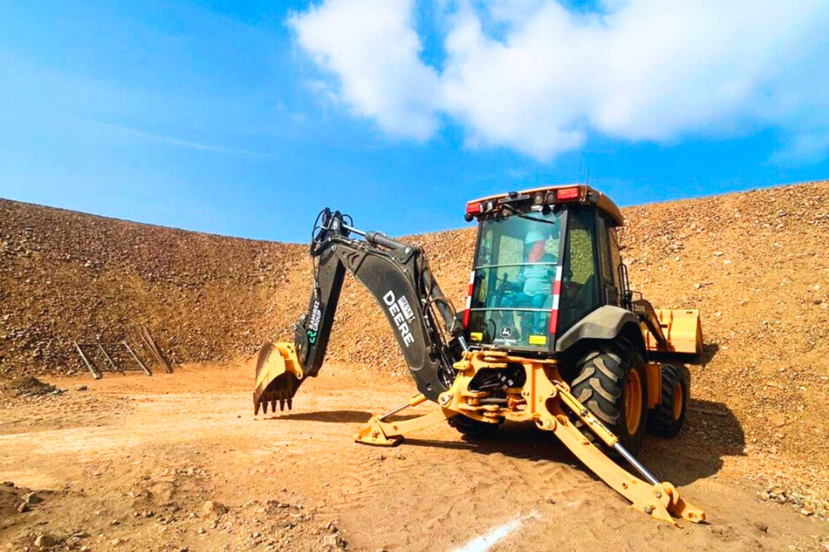 Alquiler de retroexcavadora John Deere